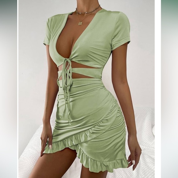 Light Green Tied Cutout Front Ruffle Trim Wrap Hem Dress NEW - Picture 1 of 3